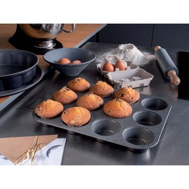 Forma na 12 muffinek Tognana Premium Bakery, szara