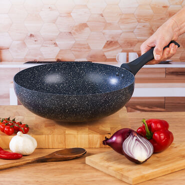 Patelnia 28 cm Russell Hobbs Nightfall Stone, nieprzywierająca, niebieski marmur