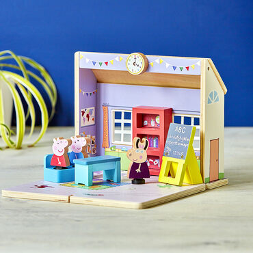 PEPPA_Zestaw drewniana szkoła z figurkami Peppa, podstawka Drop & Play_5