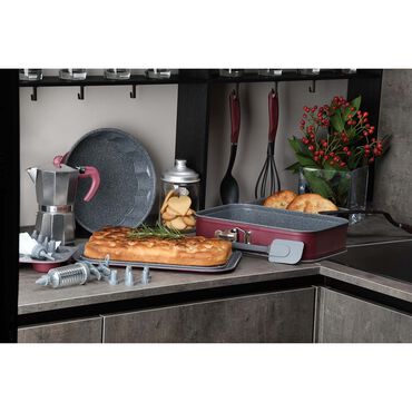 TOGNANA_Forma do pieczenia okrągła 26 cm Tognana Sweet Cherry, z zestawem do dekoracji, bordowa_3
